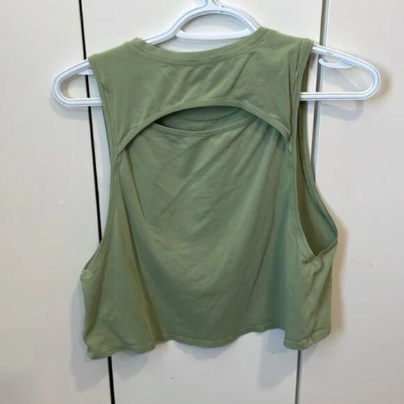Lululemon tank - Picture 2 of 3